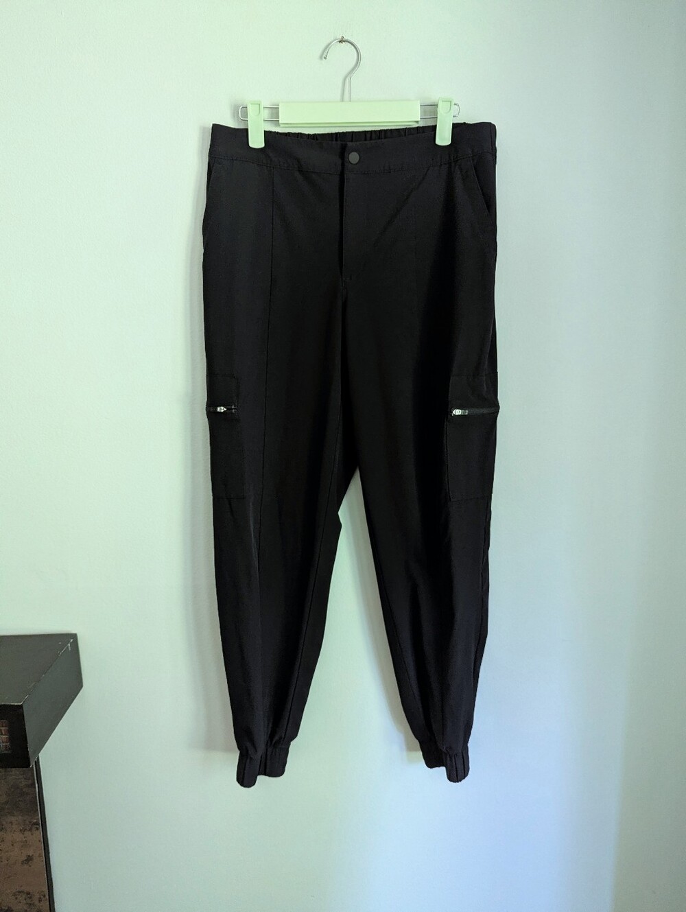 T By Talbots Women's Small Tech Cargo Jogger Black Ankle Pants Travel Athleisure
